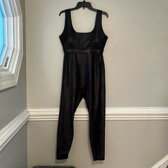 New Fabletics Motion365+ Shine Jumpsuit Black Size XXL/1X Faux Leather Catsuit - Picture 1 of 16
